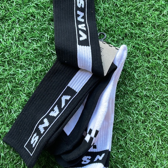 • VANS “Off The Wall” Men’s socks ( 2 pairs socks set ) - Picture 3 of 13
